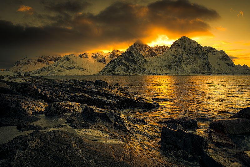 lofoten, noorwegen, norway, sunset, zonsondergang, berge, mountain, shore, coast, kust, oceaan, ocean, atlantic, nature, photography, orange,